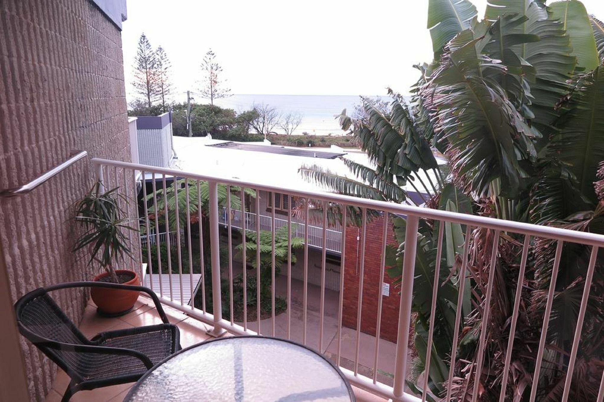 Northpoint Holiday Apartments Alexandra Headland Exterior photo